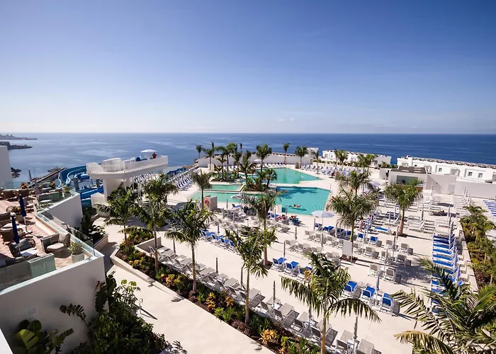 Puerto Rico (Gran Canaria) hotels near Playa de Amadores