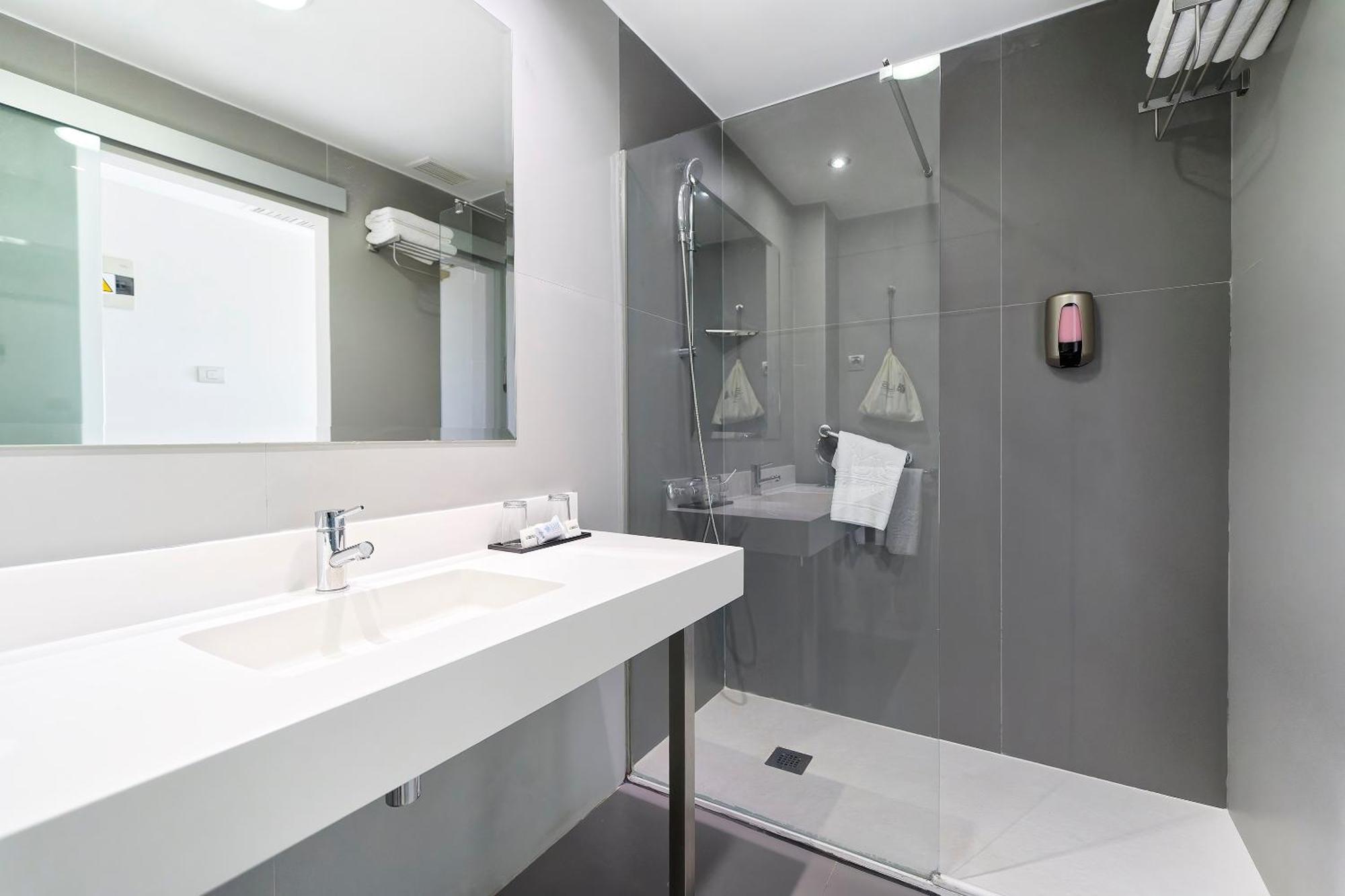 Deluxe Double or Twin Room,1623648049:JPEG