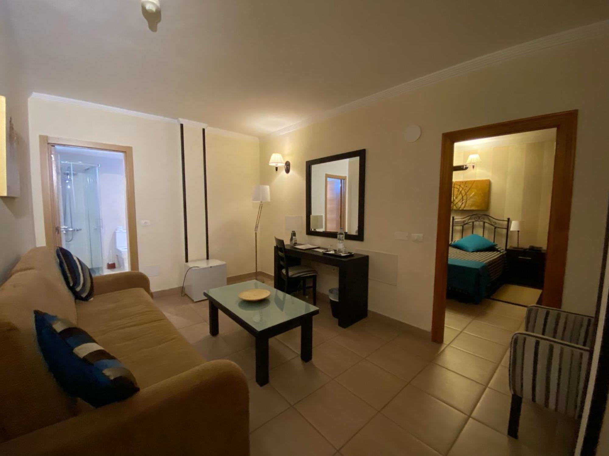 Economy Room