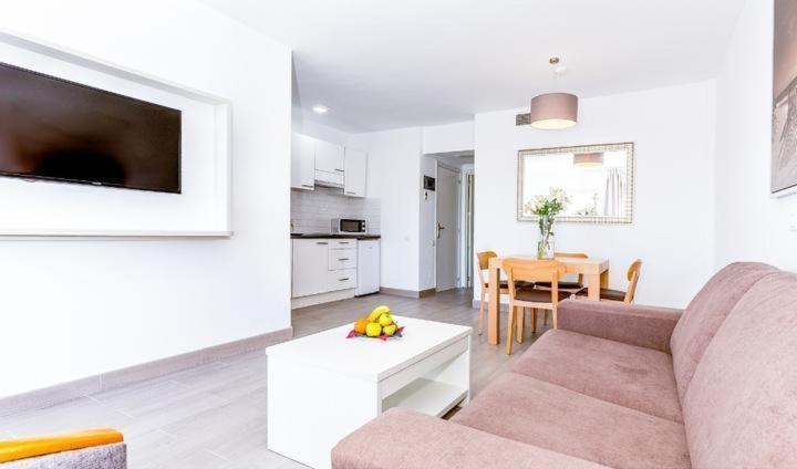 Superior One-Bedroom Apartment