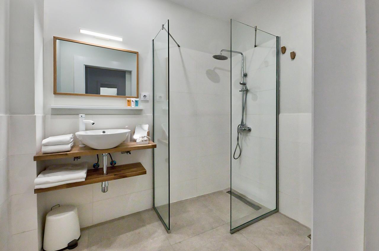 Twin Room,630476859:JPEG