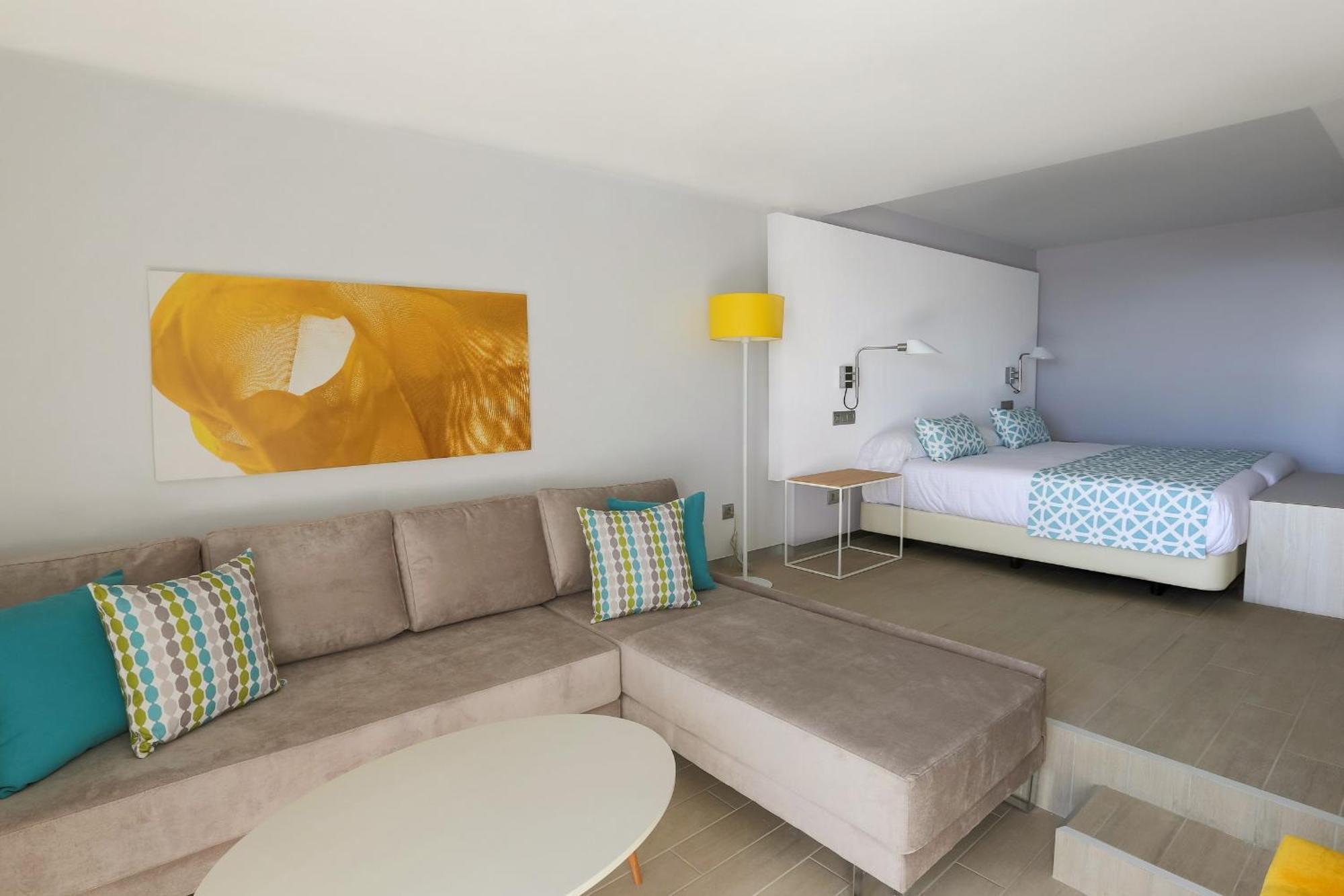 Junior Suite with Garden View,697814523:JPEG