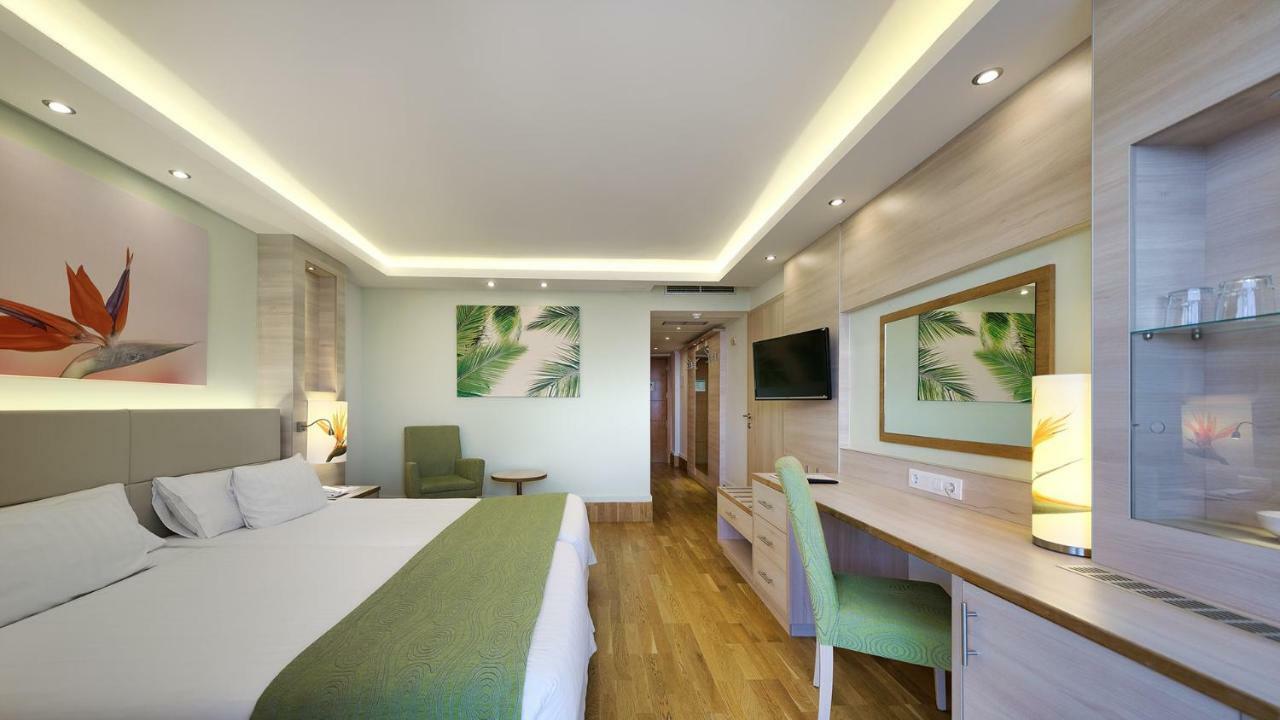 Twin Room with Side Sea View,815600927:JPEG