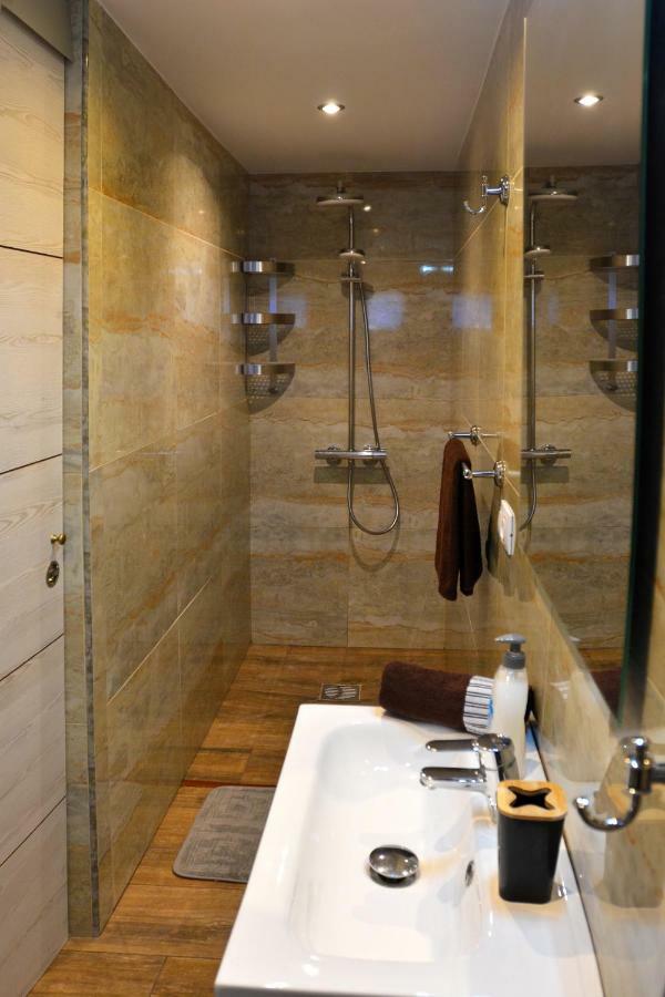 Twin Room Private Bathroom