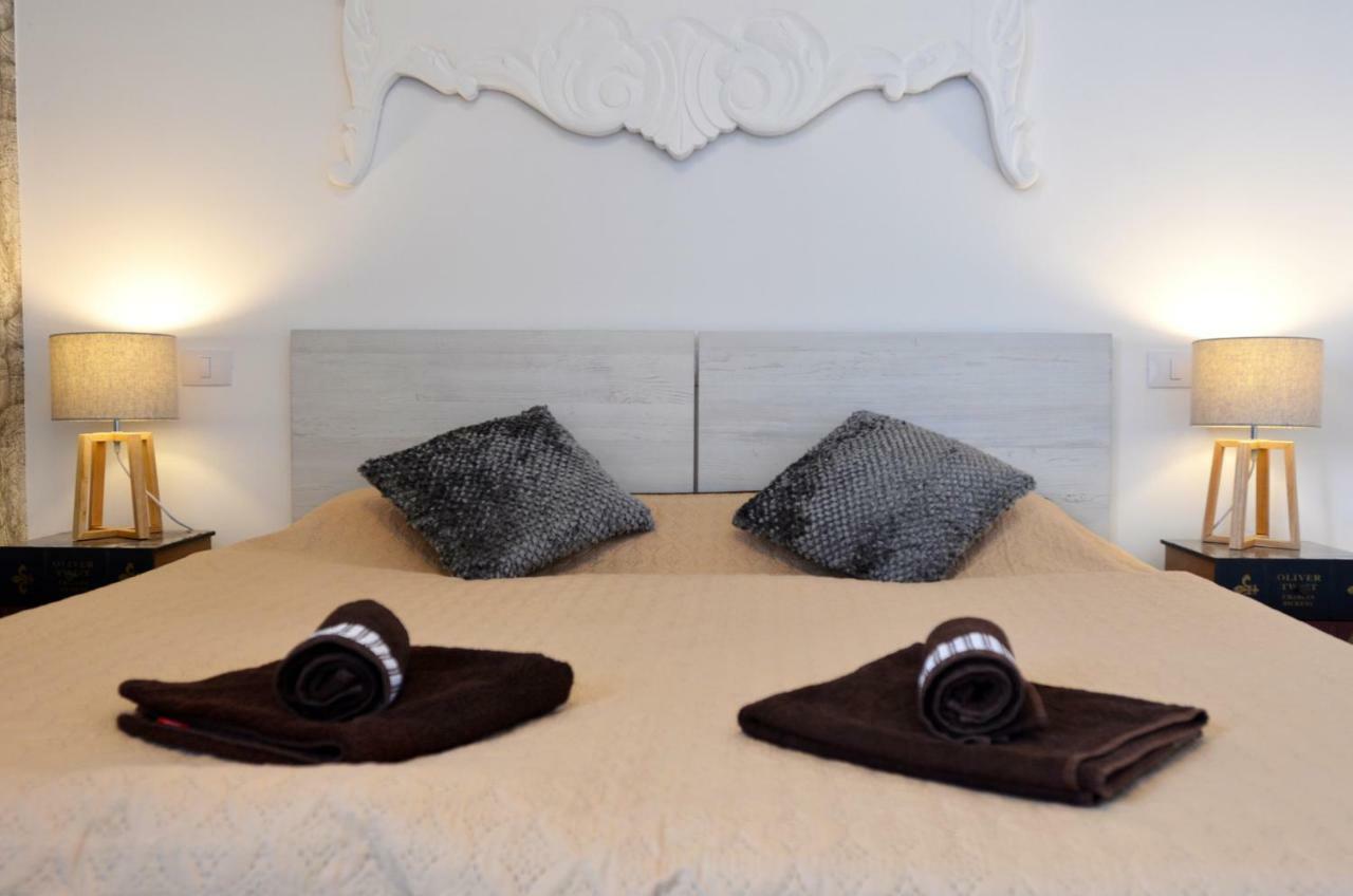 Twin Room Private Bathroom