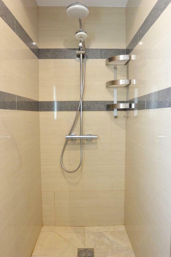 Twin Room Private Bathroom