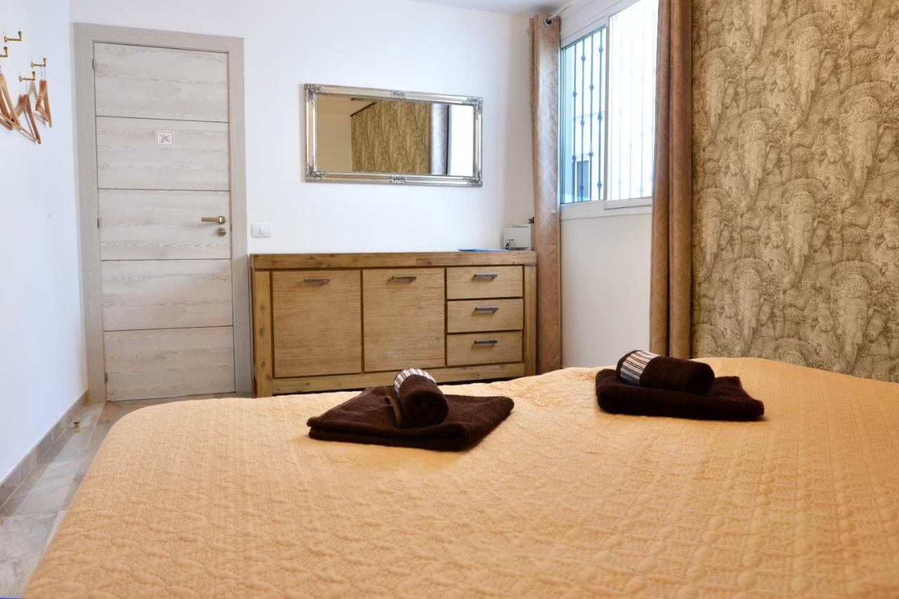 Twin Room Private Bathroom