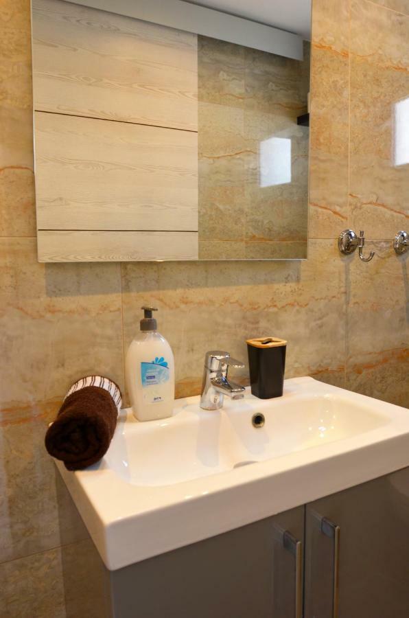 Twin Room Private Bathroom