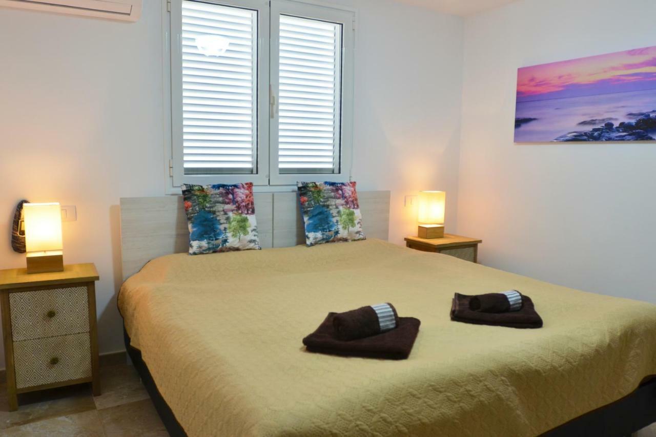 Twin Room Private Bathroom