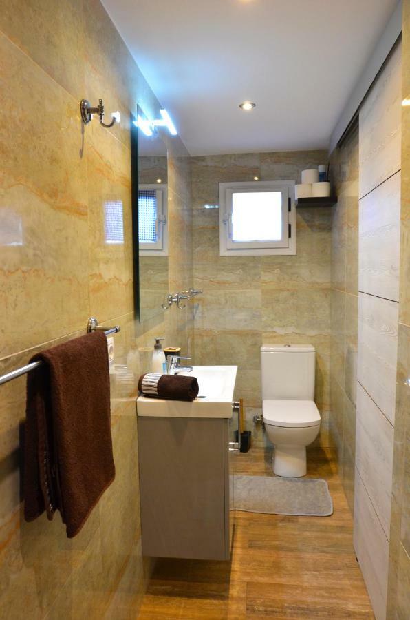 Twin Room Private Bathroom