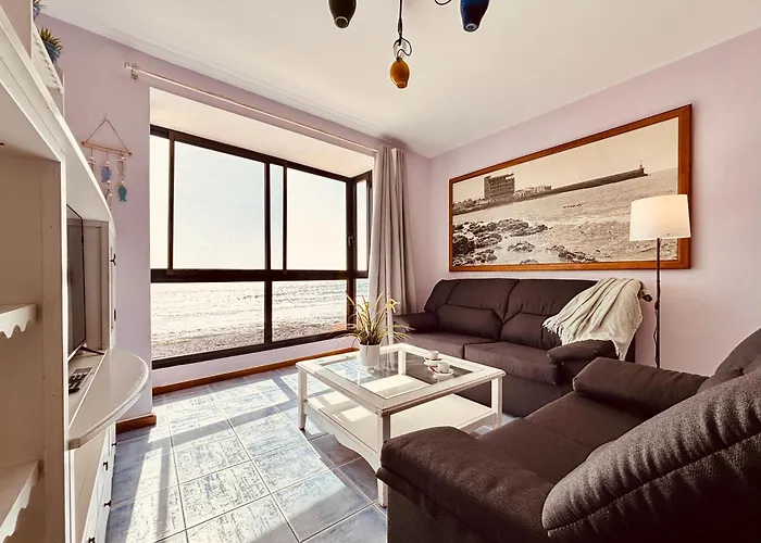 Click&Guest - Radiant Home With Sea Views