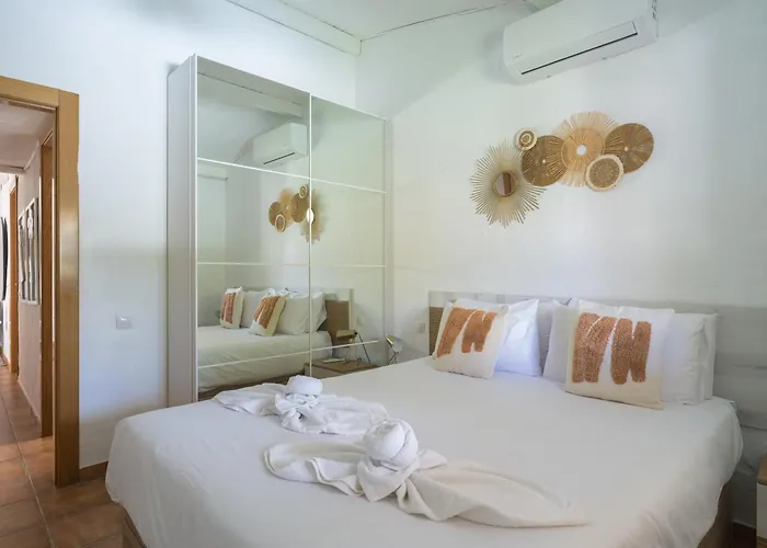 Oasis Beach Holiday Home With Jacuzzi